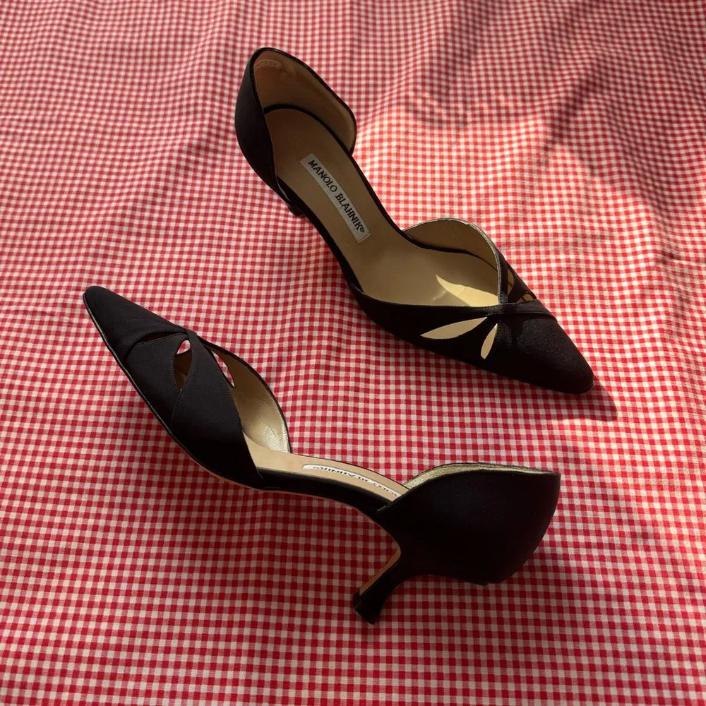 Manolo Blahnik Black Satin D'Orsay Pumps/Kitten Heels - Picture 4 of 8